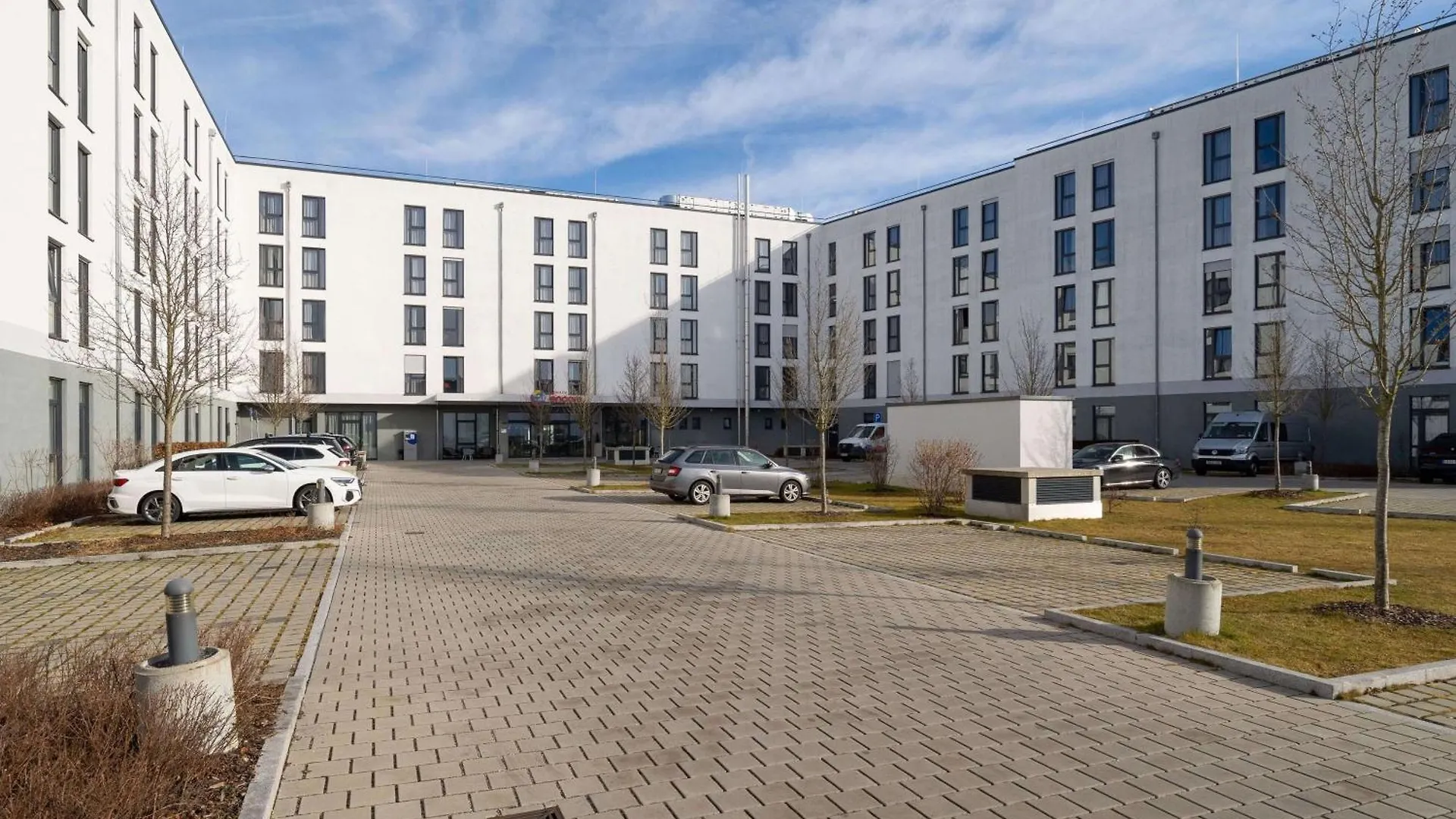 Ramada Encore By Wyndham Munich Messe 3*,
